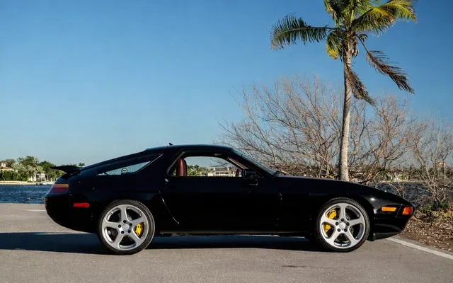 Єдиний у світі RUF Porsche 928R на аукціоні — легенда 1989 року
