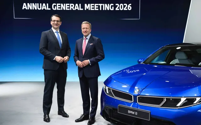 BMW сменила главу: Оливер Ципсе передал управление Милану Неделковичу