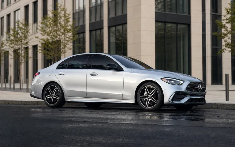 Mercedes-Benz C-Class 2027: що змінилося і чому залишився дизель