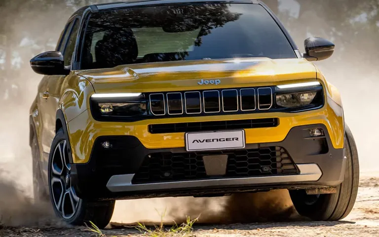 Новый Jeep Avenger 2026: характеристики, 4xe и электроверсия