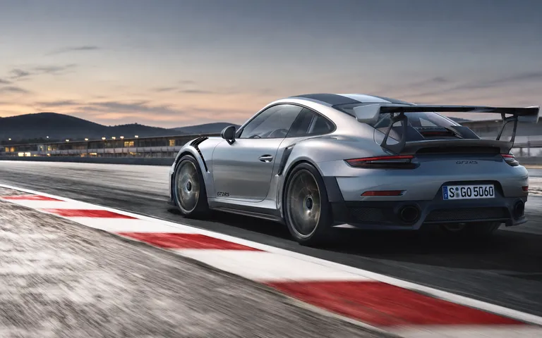 Porsche 911 GT2 Flachbau RS: відмінності від серійного 911 Porsche 911 GT2 Flachbau RS: відмінності від серійного 911